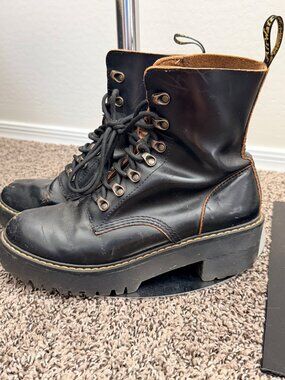 Dr. Martens Leona Black Leather Platform Combat Boots With low heel Womens Size